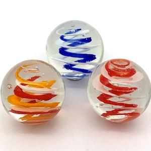 22mm (7/8&quot;) Swirls Corkscrew Spirals Art Glass Marble Shooters w/Stands Choice of Single or Pk 3 - Clear w Blue White Red or Yellow Inside