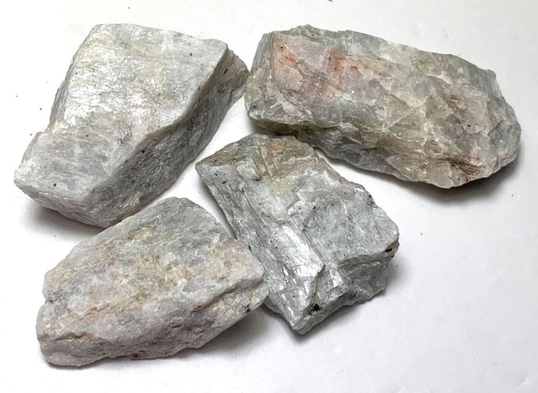Albite W/twinning Rock 4 Pieces of Plagioclase Feldspar Series Mineral  Specimen Measures 1 2 Inches on Longest Side - Etsy Denmark