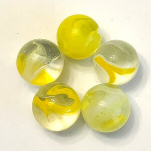 16mm Banana Swirl Early Edition Glass Player Marbles Choice of Single or Pk 5 Clear Base w Yellow & White Swirls Retired Vacor Mega Marbles Pk 5 Banana Swirl