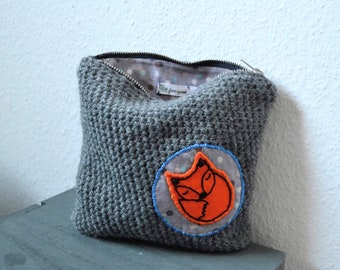 Fox emblem bag crocheted 19x17/ pencil case/ make-up bag/ cosmetic bag/ embroidered with fox motif/ bag made of wool/ Fox Confetti