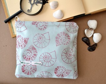 Handgedruckter Canvasbeutel in minz mit Muschelmotiv , Pouch mit Textildruck, Stiftemäppchen, fürs Make-Up, Geschenk für sie, Kosmetiktasche