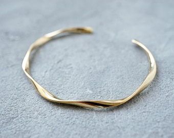 Narrow Wavy Bangle Gold, Minimalist Bangle Silver, Simple Bangle, Filigree Bracelet, Minimalist, Valentine's Day Gift