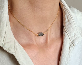 Gargantilla de oro con cuentas de labradorita, delicado collar de piedras preciosas