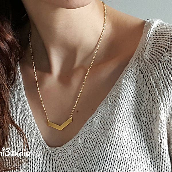 Collier Chevron doré, collier Dainty V, cadeau de demoiselle d'honneur, collier de superposition d'or, collier géométrique minimaliste