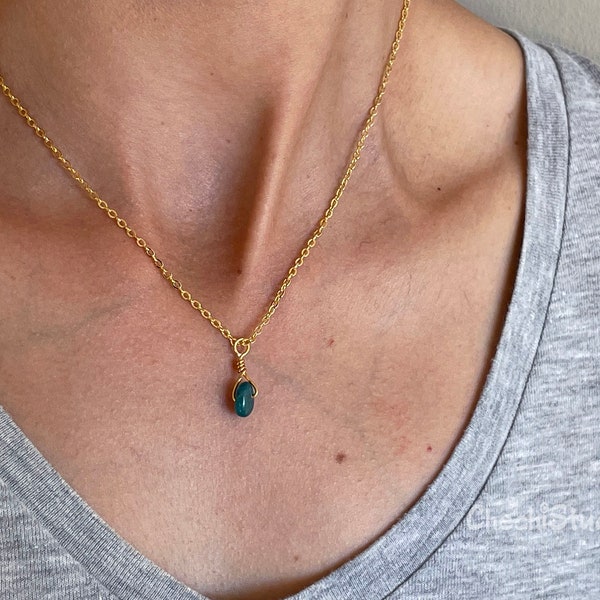 Blue Apatite Necklace, Gold Wire Wrap Necklace, Blue Apatite Healing Crystal, Gemstone Chakra Necklace, Dainty Gold-Silver Layered Necklace