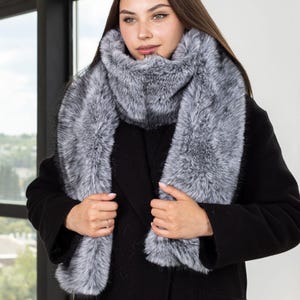 Long gray fur scarf, Faux fur silver neck wrap, Eco-friendly fur accessory, Wide fuzzy neck warmer, Stylish gift for mom, Fur winter scarf