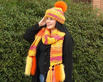 Ensemble bonnet et écharpe en grosse maille pour femme, en laine épaisse orange vif, avec pompons et glands, cadeau d'anniversaire pour grand-mère.