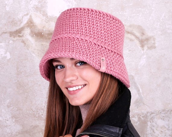 Pink knit bucket hat, Womens handmade cloche hat, Warm crochet chapeau femme, Spring wool blend hat, Cozy gift for sister, Knitted sring hat