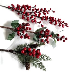 Christmas Red Berry Spray Artificial Faux Silk Berry Stems Holly Red Berry Pine Stems Decoration X-mas Winter Christmas Flower Decors x 1