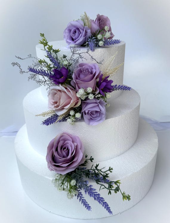 FunCakes Fiori Secchi Commestibili Lavenda: Pronto All'uso Per La Decorazione Di Torte, Perfetto Per Torte Di Compleanno E Di Nozze, Cupcakes E Altro, 10g