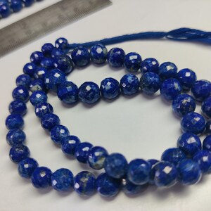 Cuentas redondas facetadas de lapislázuli de 7-9 mm (tira de 8"), cuentas de piedra preciosa azul oscuro natural para joyería