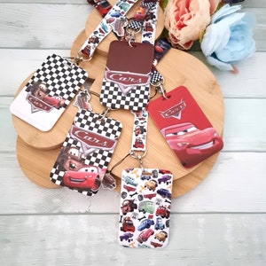 Disney Cars Lightning McQueen Mater Schlüsselanhänger / Lanyard Ausweishalter Kunststoff ID Name - Disney Figur Beleuchtung mit Sicherheitsclip - tolles Geschenk