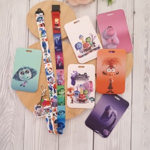 Disney Intensa 1 y 2 Tristeza Alegría Ansiedad Cordón / llavero / porta credencial con cordón / Identificación de plástico a juego con nombre - Cordón de personaje para regalo