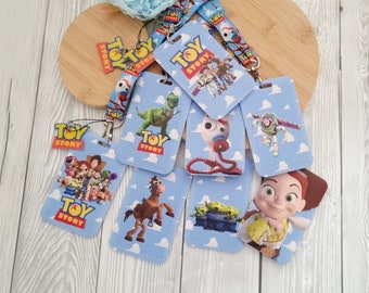 Toy Story Woody Buzz Alien Disney Lanyard / llavero / porta credencial con cordón / Cordón de identificación de plástico con nombre de personaje Disney - con clip de seguridad
