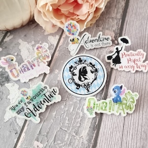Alice - Mary Poppins - Stitch Ohana - Up Adventure está ahí fuera Pin -insignia vidriada de resina acrílica / Pin / Broche / Pasador de cordón / Regalo de Disney