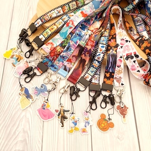 Globo de oreja de Mickey Stitch de Disney vintage, Castillo Ratatouille, Hércules, WALL-E, cordón/llavero/insignia de identificación/cordón de personaje de Disney, regalo imagen 2