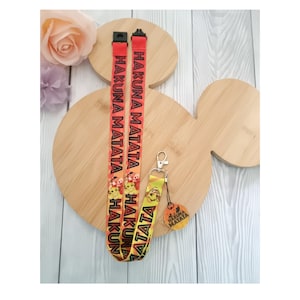 Disney Rei Leão "Hakuna Matata" Simba orelhas Cordão / chaveiro / cordão porta-crachá Cordão de segurança de personagem Disney, ótimo presente