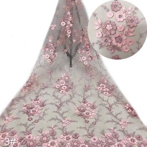 3D-kantstof met bloemenborduursel, tule bruiloft, geschulpte rand