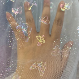 Arbeiten Sie Tüllspitze mit buntem Schmetterling, Shinning Modenschau-Spitzenstoff für Hochzeitskleid um