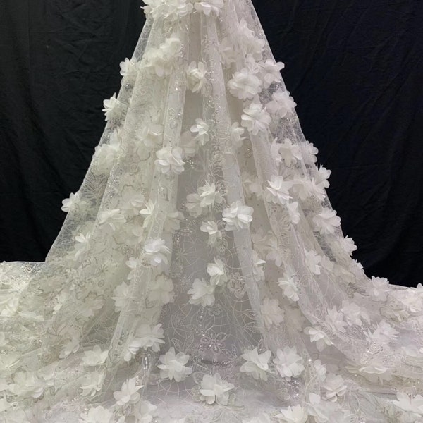 tissu de dentelle de fleurs 3d blanc, tissu de dentelle brodé lourd 3d, tissu de dentelle de paillettes de fleurs 3d pour robe de mariée