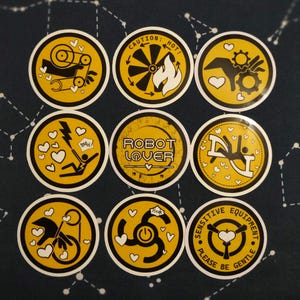 Roboty i technologia || Naklejki winylowe 2" i 2,5" || Robotlover || zestaw 1 || roboty, maszyny, komputery || parodia znaku ostrzegawczego
