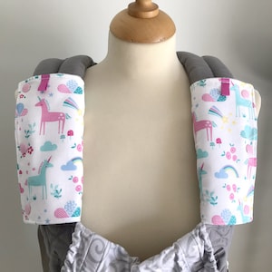 Unicornios y arco iris Almohadillas para babear Almohadillas para chupar Pastel Ergo Acolchadas cubiertas de la correa Cobertores del arnés