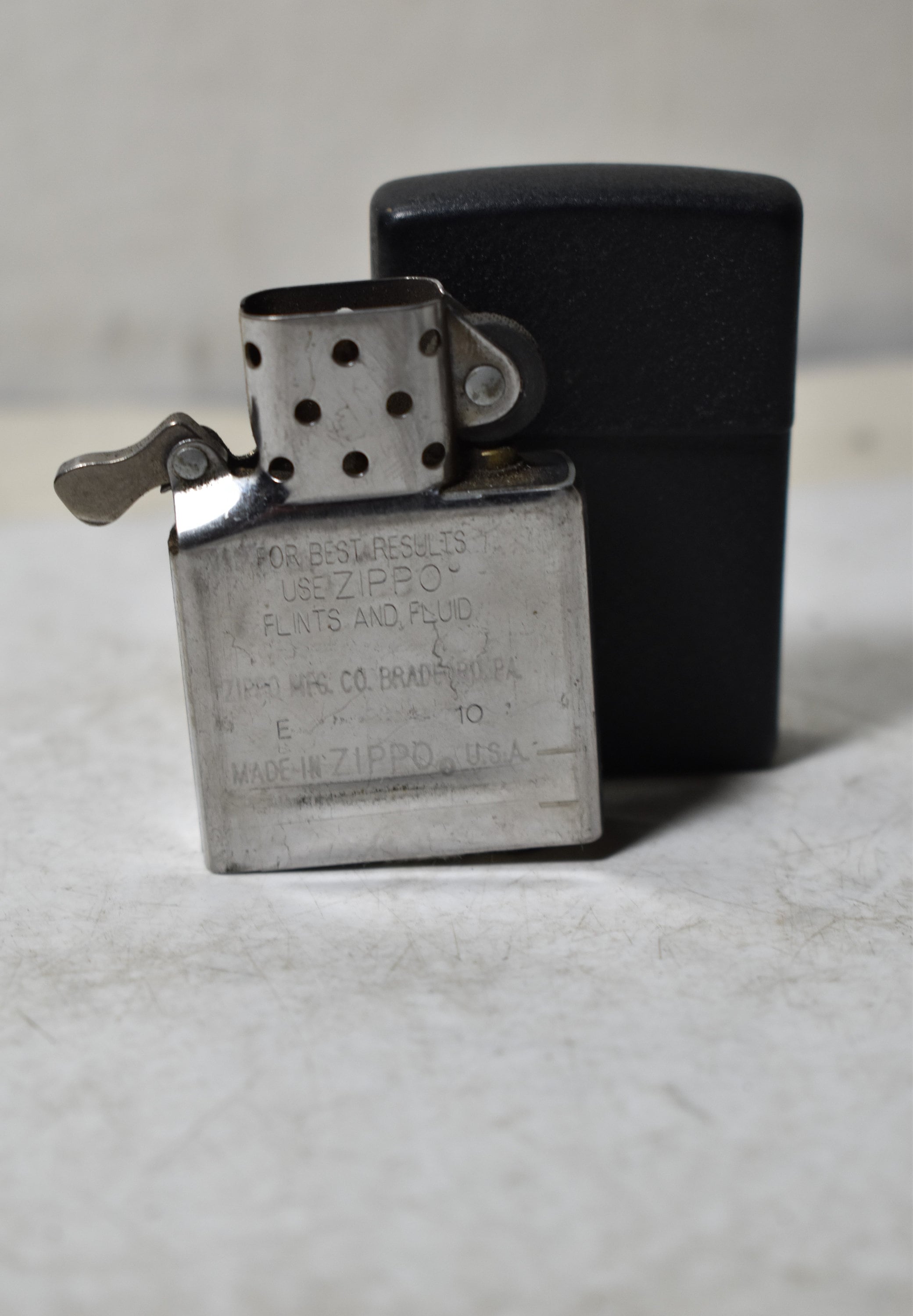 Vintage Zippo Tobacco Lighter Bradford PA Made in U.S.A 10 Collectible  working -  Denmark
