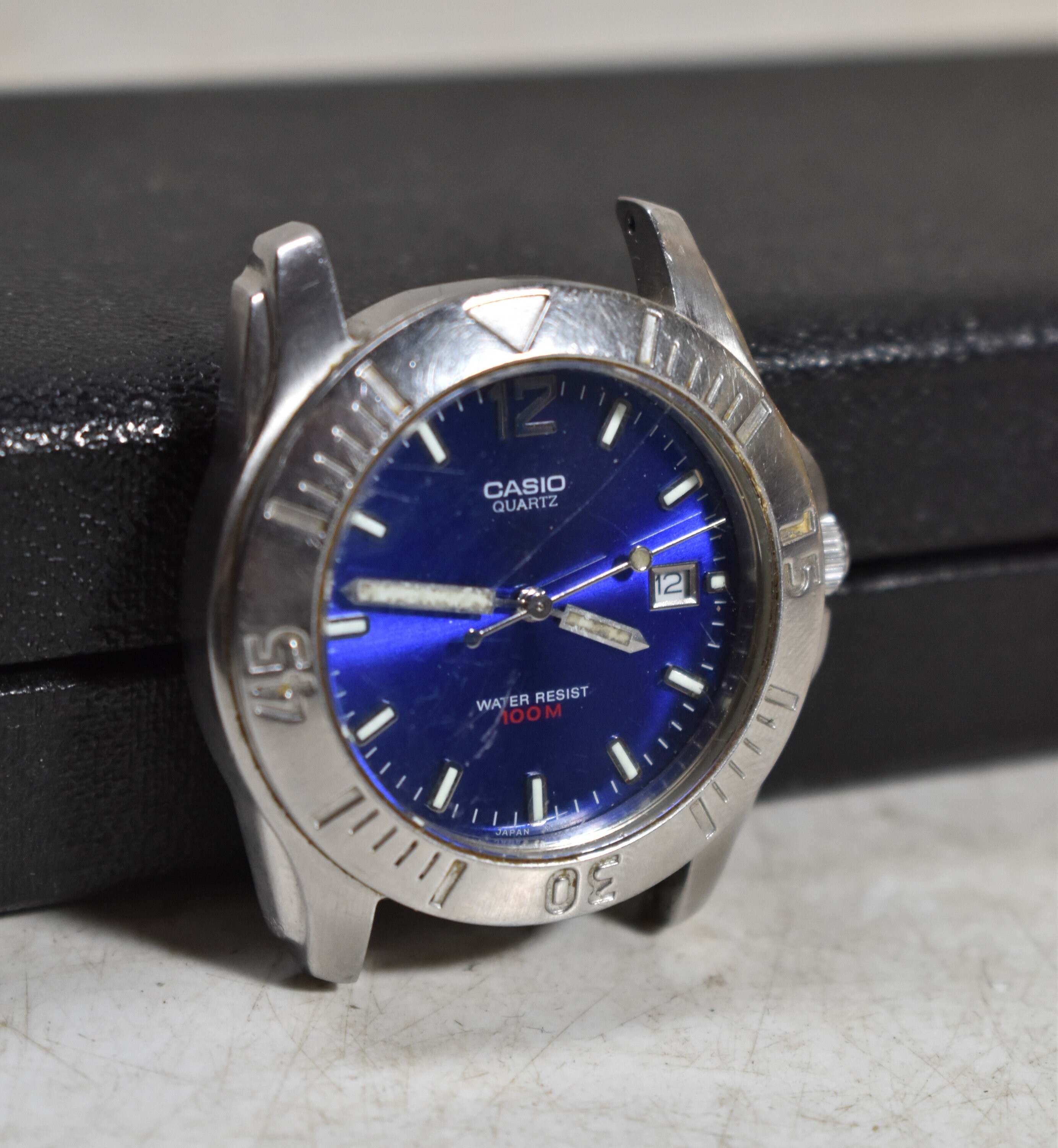 Vintage Collectible Beautiful Design Watch Casio Quartz Water Resist 100m Japan Movt MTD 1039 Stainless Steel