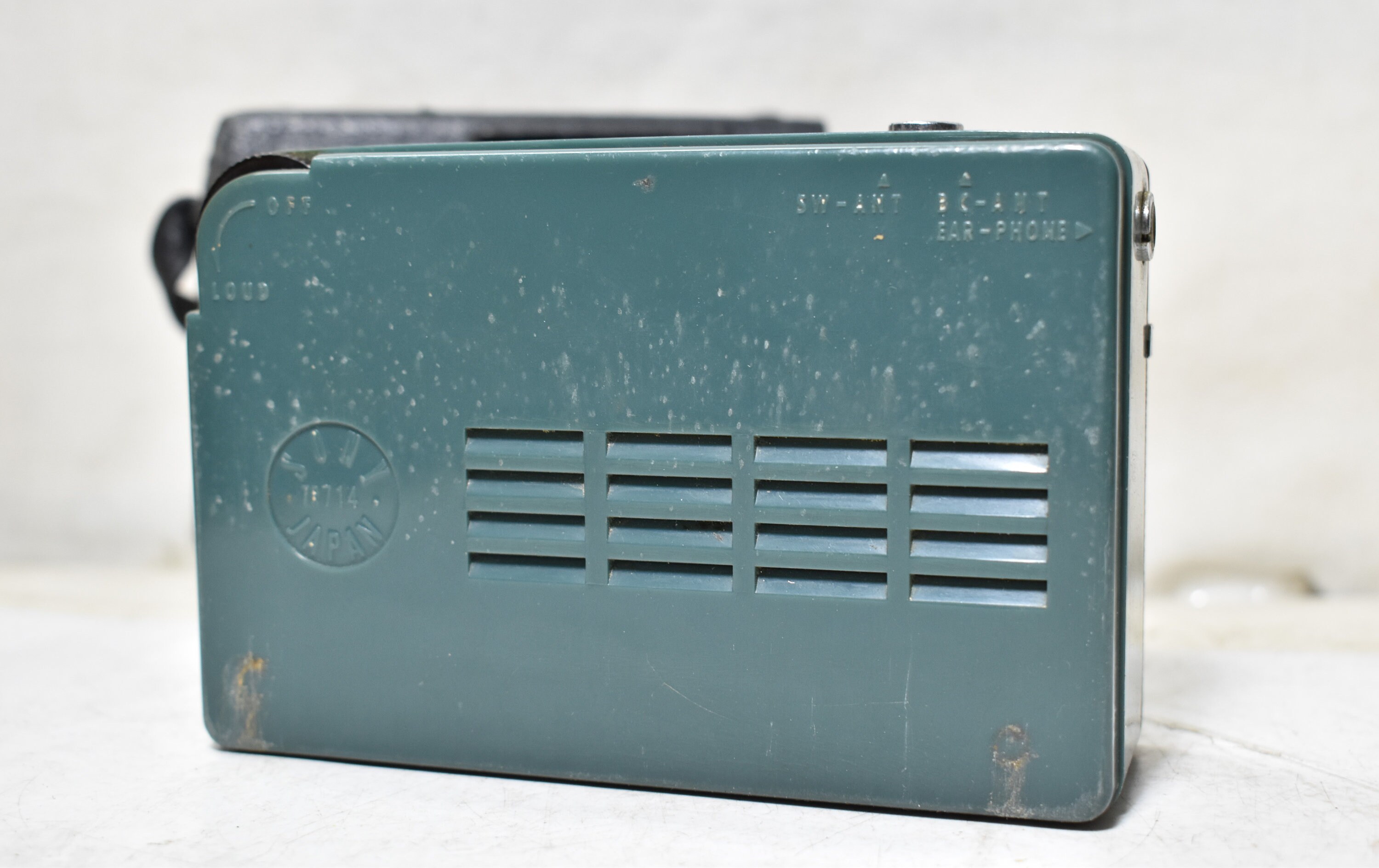 Vintage Collectible Sony 7 Transistor TR 714 Japan-radio Vintage Collectible Sony 7 Transistor TR 714 Japan-radio