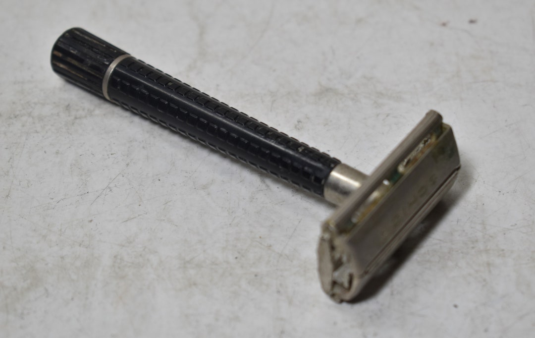 Vintage Collectible Safery Razor Blade Schick Krona Patents Pending