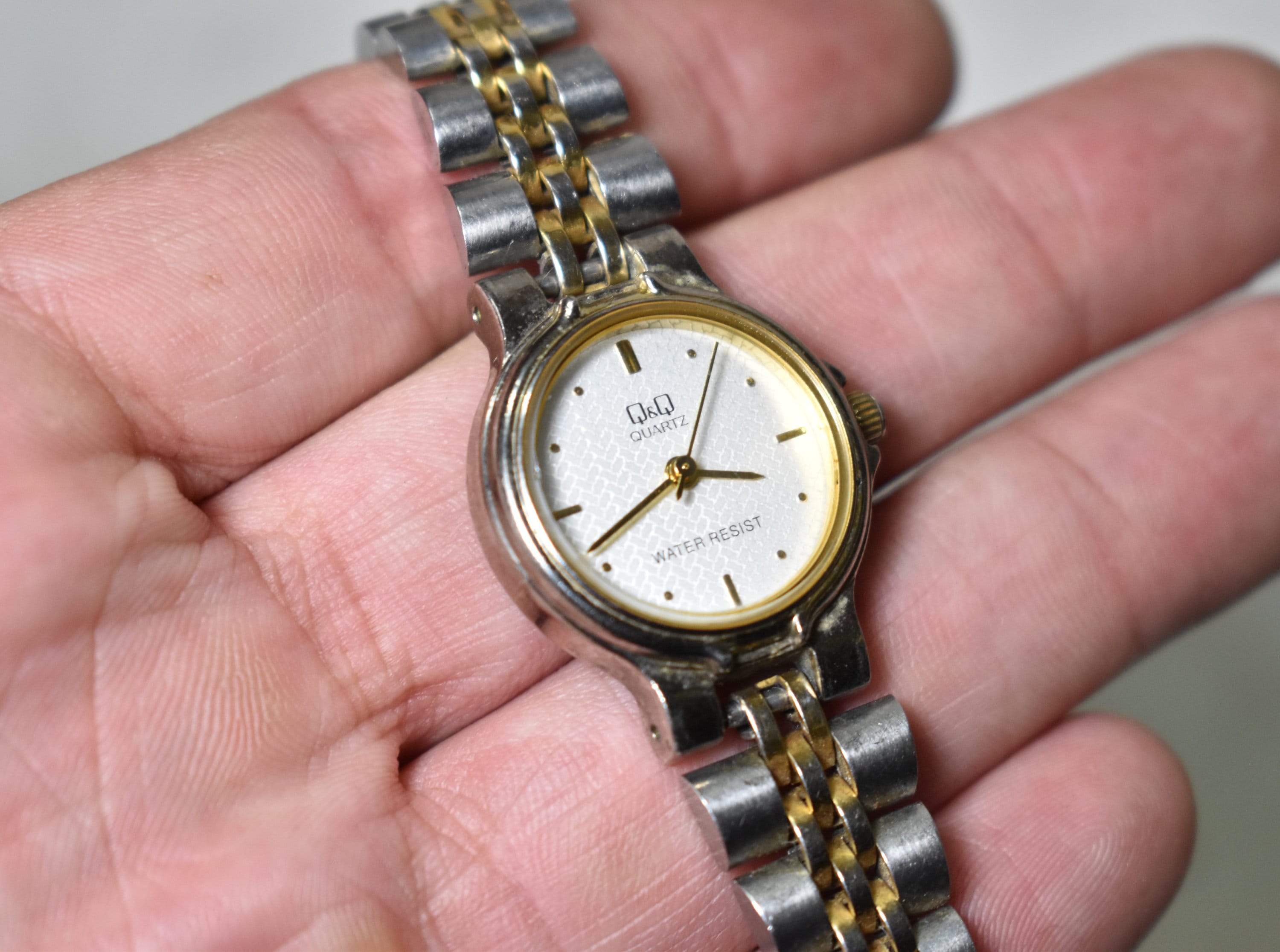 Vintage Collectible Women/ladies Wristwatch Q&Q Quartz Vintage Collectible Women/ladies Wristwatch Q&Q Quartz