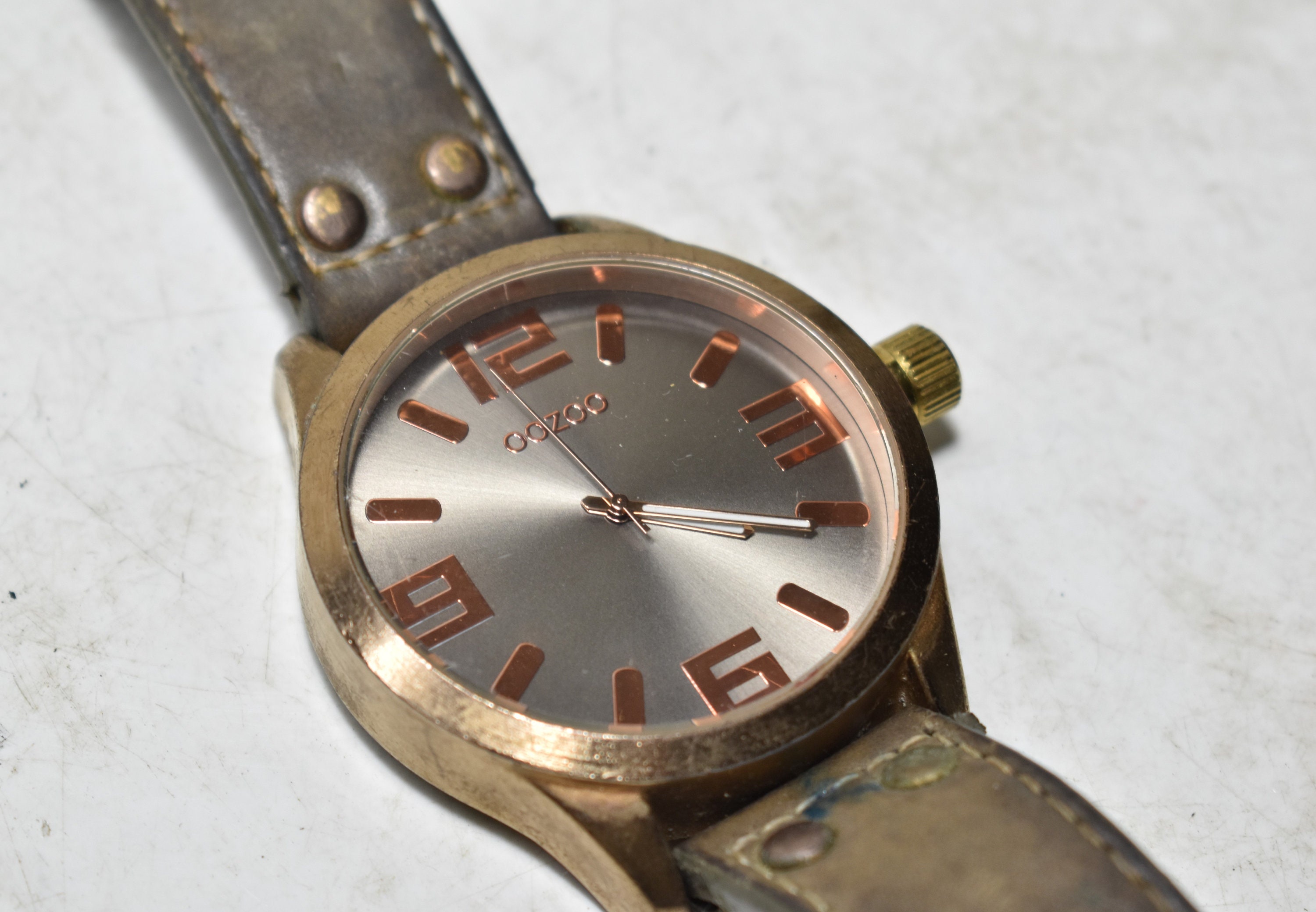 Oozoo shop design watch