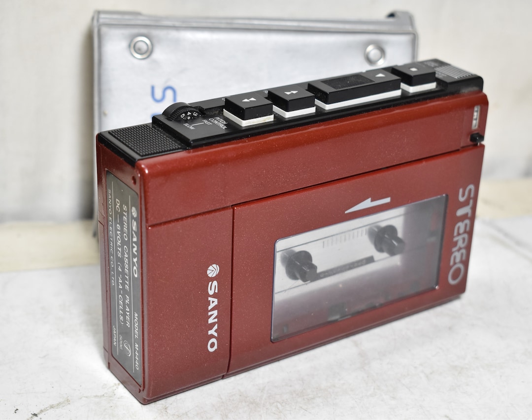 Vintage Sanyo Stereo Cassette Player M4440 Walkman Japansanyo Etsy