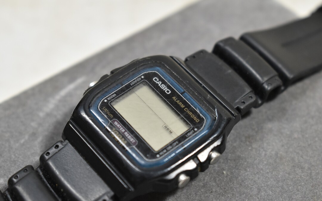 Vintage Collectible Casio Alarm Chrono Watch-100m Water Resist Lithium ...