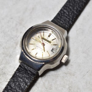 Toshiba hand deals watch price