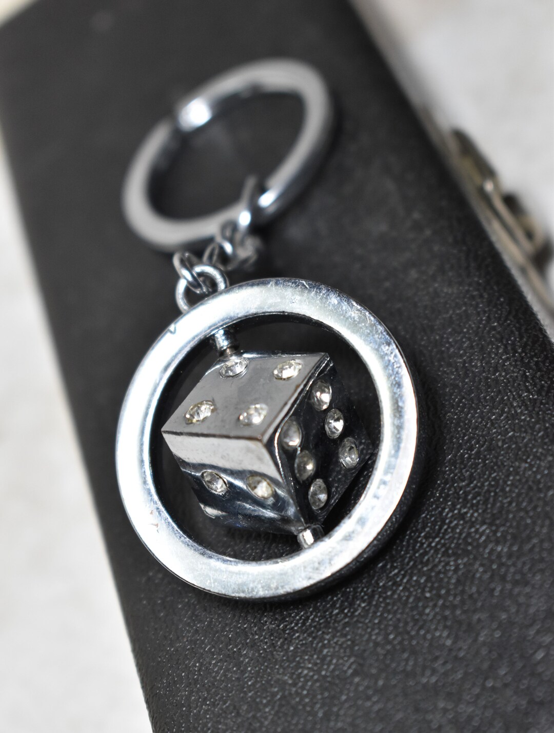 Vintage Collectible Beautiful Design Dice Key Chainkey Chain Accessory