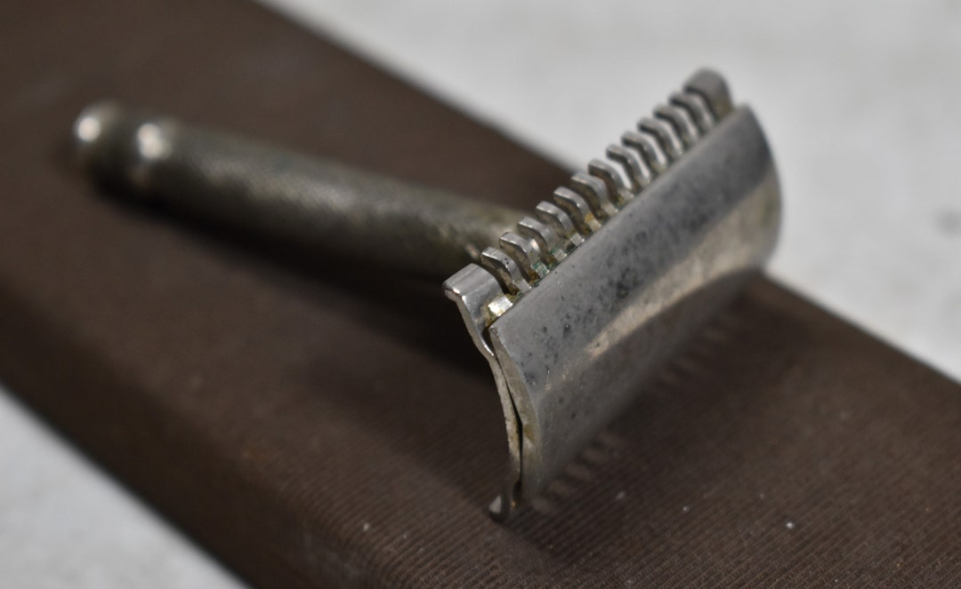 Vintage Collectible Safety Razor Blade-design in Handle Razor - Etsy