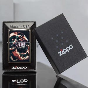 Op maat gegraveerde zippo-aansteker: gespleten gezicht horrorontwerp