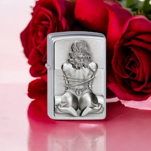 Accendini Zippo Girl Emblem originali e personalizzati di Giftetch