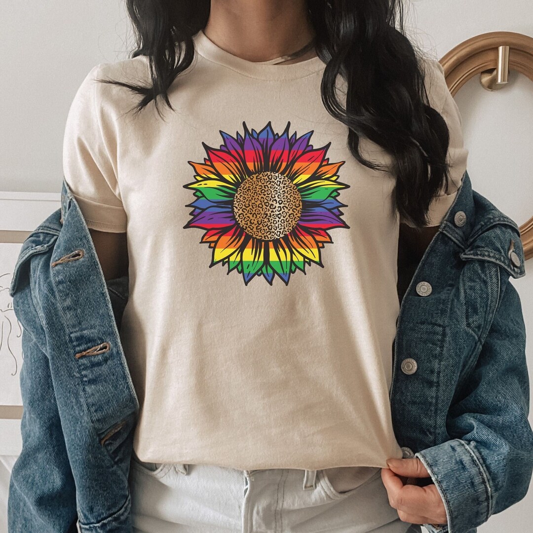 Rainbow Pride Girasol Camisa LGBTQIA Queer Floral Camiseta para Gay ...