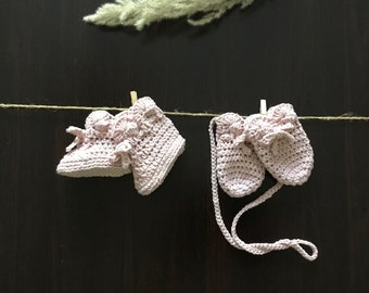 Crochet PATTERN Daphne Baby Mittens & Booties Set Pattern N 493 Baby Mittens comes in three sizes, Baby booties are for 0-6 and 6-12 months