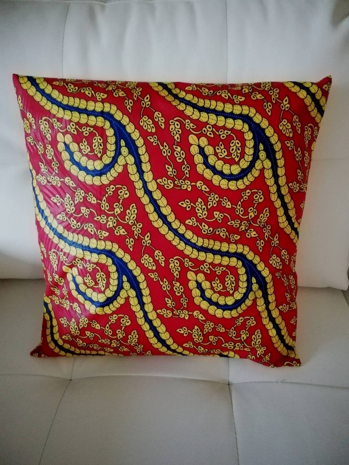 Housse Print Wax Coussin de 40 ou 50 cm Côté Rouge Bordeaux Jaune d'or Bleu Nuit