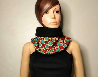 Reversible unisex print wax snood lined with fleece and multicolored bubble print