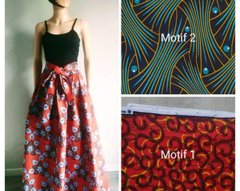 Jupe maxi mi-mollet courte plissée à la ceinture en wax floral