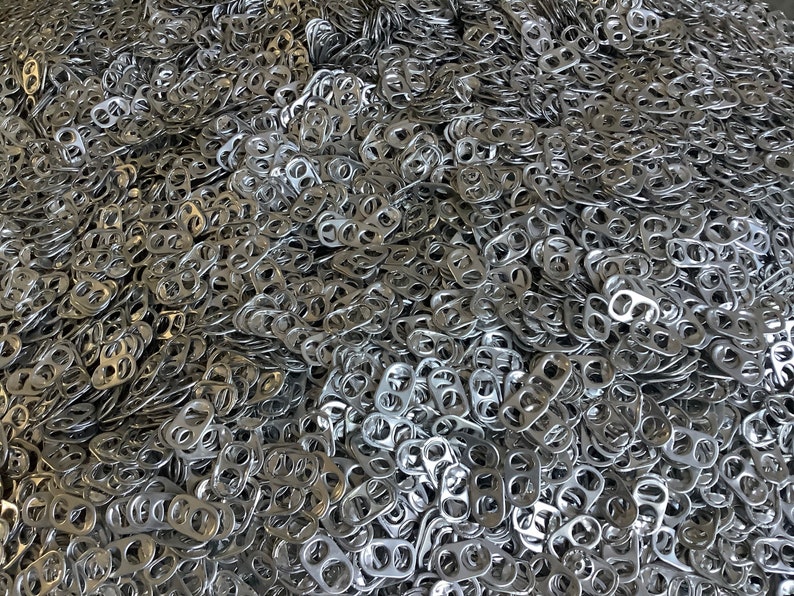 300 CAPSULES CANETTES NETTOYEES argentées en aluminium image 1