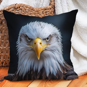 Eagle Throw Pillow Cover, Cotton Linen Eagle Cushion Cover, Wildlife Animal Pillowcase, Decorative Bird Pillow Cover for Living Room