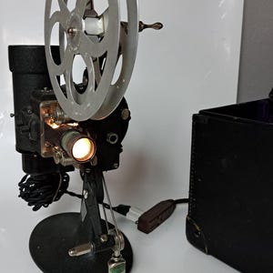 Vintage Art Deco 1920s Bell & Howell Filmo 57 A Filmprojektor, Koffer, Steampunk