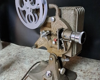 Proyector de películas coleccionable Art Deco Keystone modelo A82 de 16 mm para exhibición, piezas y reparación.