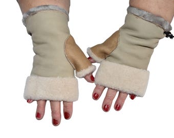 Fingerlose Handschuhe aus Schaffell: Mit Lammfell gefüttert, handgefertigt in Griechenland