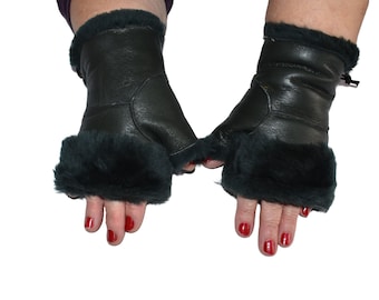 Handgefertigte fingerlose Lammfellhandschuhe: Echte Winterhandschuhe aus Schaffell